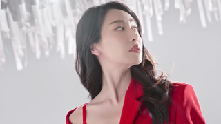 Song Qian's lingerie ad