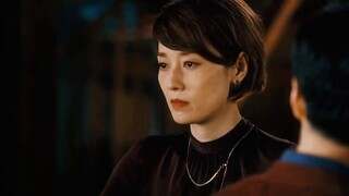 The appeal overflows the screen! The last look of wanting to say something but not being able to mak