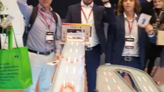 紧张激烈的弹珠比赛，猜猜看谁赢了？