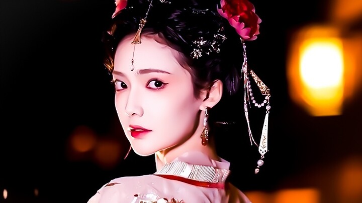 "This is a Hanfu show about a fight between gods. It's a glimpse of a beauty that lasts for a thousa