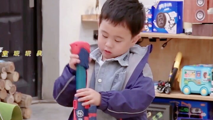 لا أحد يستطيع مشاهدة هذا الفيديو بلا تعبير على وجهه.