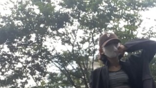 فتاة كلا تبذل جهودًا كبيرة