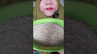 DYMA |ASMR RAW RICE EATING |Makan Beras | asmrrawriceeating| #asmrsounds  #asmr #shorts #mukbang