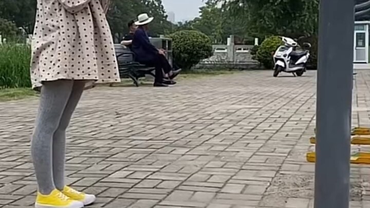 Guru Luo Xiang pun sudah tidak tahan melihatnya