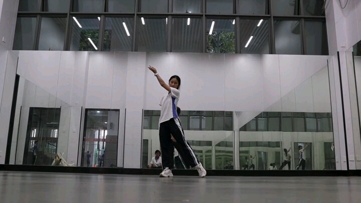 ท่าเต้นต้นฉบับของ Ten Years on Earth