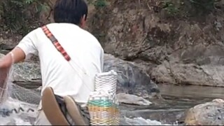 cast net fishing in Nepal | himalayan trout fishing with handmade cast net |