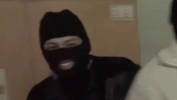 Last episode she played a noblewoman; this episode she’s playing a bank robber.