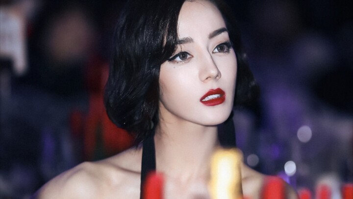 There are no rules on the Chinese entertainment red carpet—only what Dilraba Dilmurat thinks!
