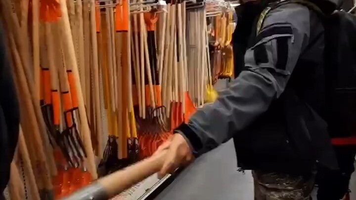 Asalkan membangun jalur saraf, supermarket pun menjadi gudang senjata