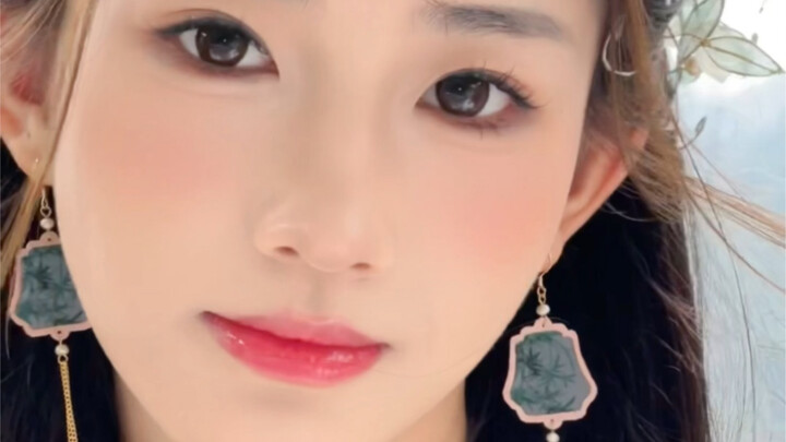 Naik kereta gantung kali ini benar-benar enggak mau turun, pengin terus aja nih!