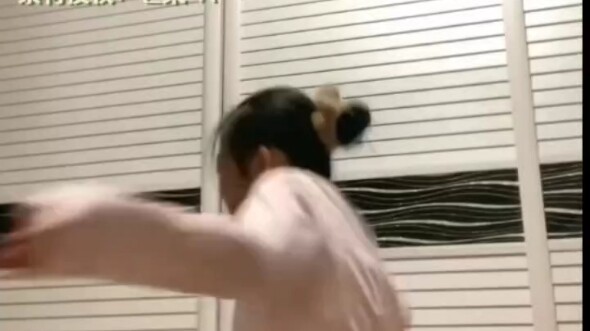 Sis’s Brutal Fix for Mouth Ulcers!