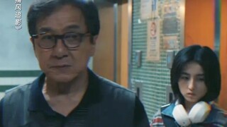 逃犯察觉被女警盯上，成龙仅用一个动作消除了怀疑