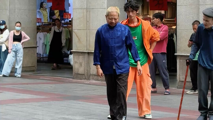 ตอนแรกคิดจะสอนคุณลุงเต้น แต่สุดท้ายกลับได้ราชาเบรกแดนซ์มาแทน!