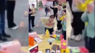 จับถึงมั้ยนะ อันตลาย ฮาทุกฉาก ขำไม่ไหว！#Funny