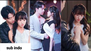 Melihat tunangku selingkuh, aku menikah dengan musuh CEO-nya, yang kini sangat menyayangiku