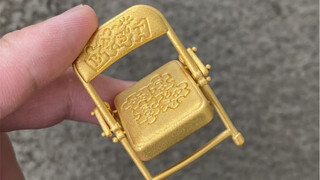 This little chair is pretty luxurious!