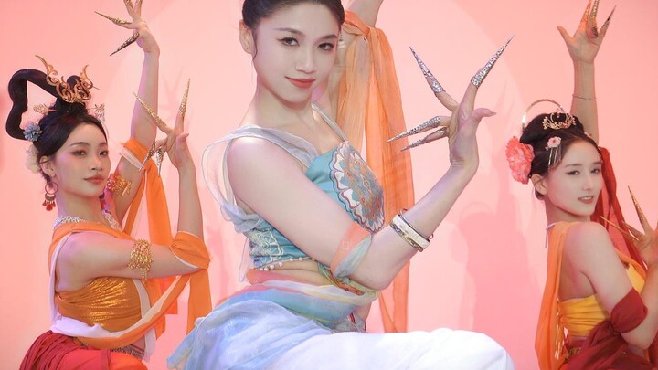 Nữ thần bay quyến rũ ~ Bạn yêu thích ai