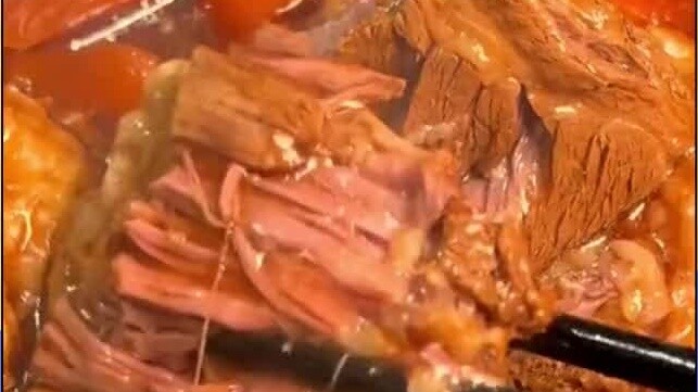 Does the dog protect its food? If not, I will use my chopsticks #food#狗饭#无码#omakase狗饭#big data Recom