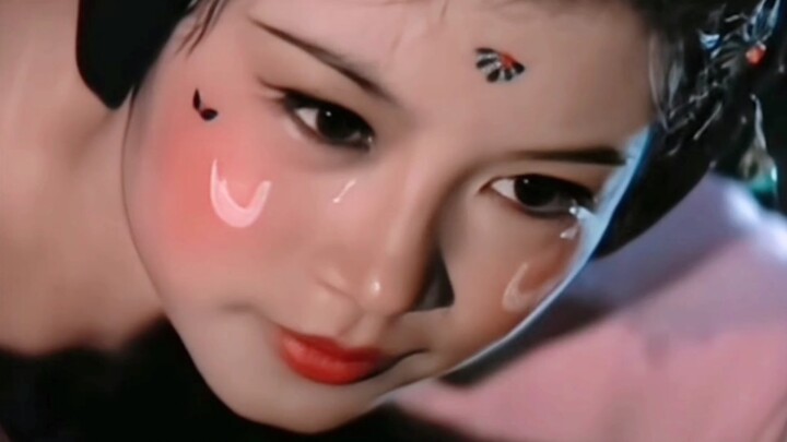 Obscure Beauty: |Stepping Out of an Ancient Painting| A Beauty So Rare She Can’t Even Be Found Onlin