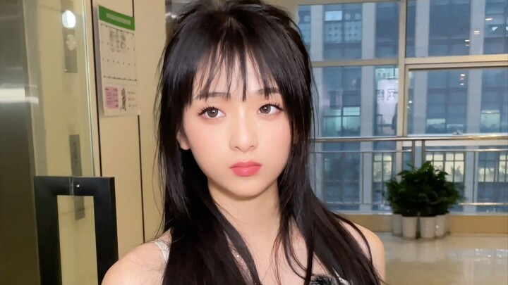 Bibir besi gigi tembaga Ji Xiaolai, paha ayam satu potong demi satu potong~