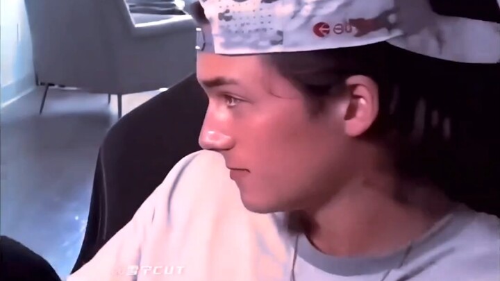 Sigma đúng là đàn ông: Vị tha và chính nghĩa!