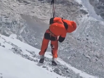 جثث قمة إيفرست كثيرة جدًا!!!