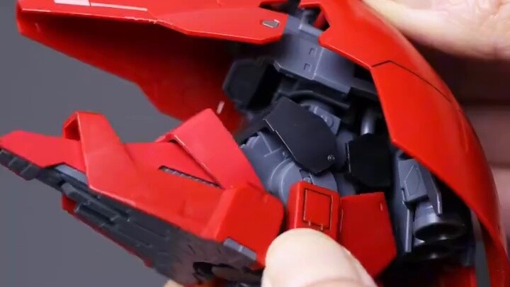 [Ulasan cepat satu menit harian] Bandai RG Sazabi!