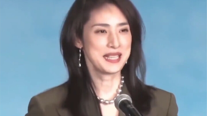 天海佑希55岁状态 狠狠懂了姐当年说的经典语录“谈恋爱不如健身”！