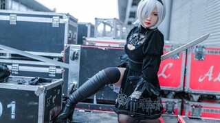 "Kỷ nguyên Cơ khí Nier" Miss COSplay rất đơn giản và độc đoán!