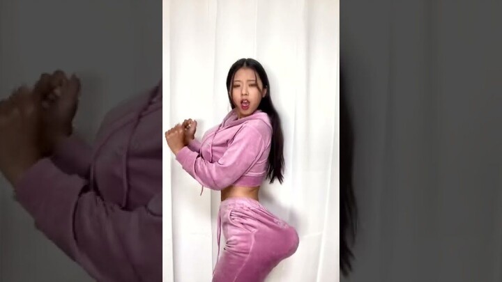 Dengan bentuk tubuhku, aku tidak mungkin melewatkan tantangan ini!