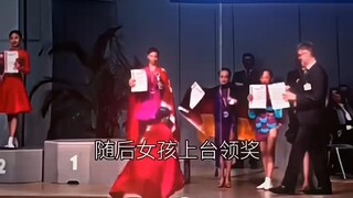 “化国旗为羽翼”