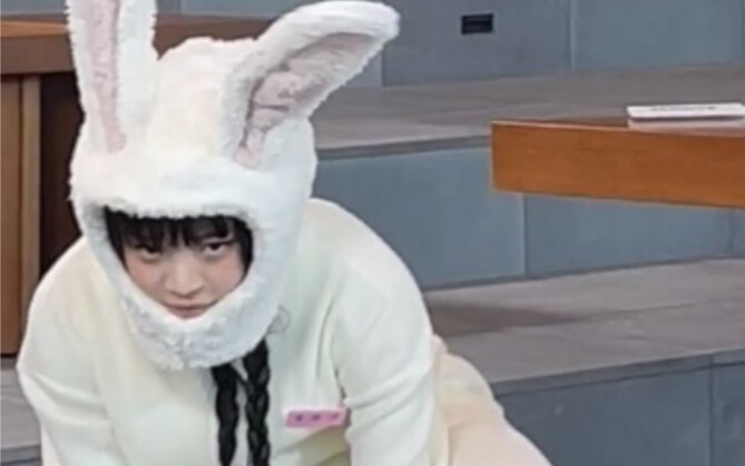 "คอมเมนต์ยูทูบซับไทย" โฟกัส 3D ของ HANNI COVER ที่มียอดวิวหลักล้าน!