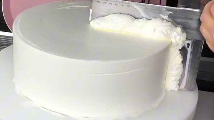 Cream scraping machine