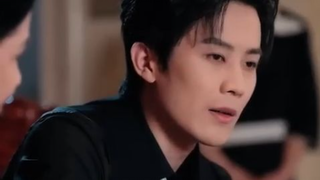 Dia menendang suami dingin hatinya dan berpacaran dengan pria muda yang lembut