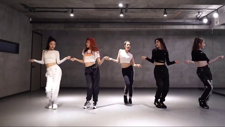 How strong is JYP? Watch Twice, GOT7, and ITZY's Stray Kids' amazing dance!