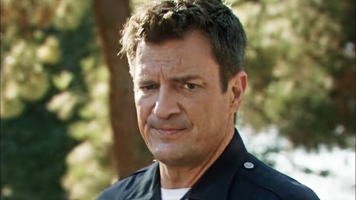 ตำรวจหยุดรถไร้คนขับคันหนึ่งไว้