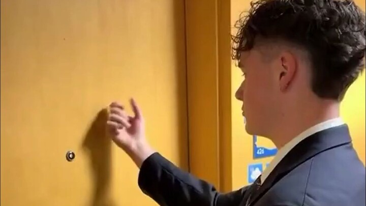 【ياو يو المضحكة】 قبلني أو اصفعني