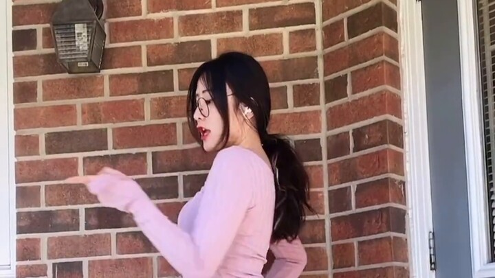 『Slightly Fat』Pink Battle Suit, Wang Xinling Loves You Cover Dance, the 2.0 version of your urging f
