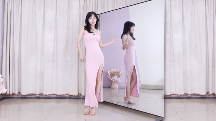 Senorita đầm hồng xuyên thấu gót cao màn hình dọc quay một cảnh liền váy mẹ kế