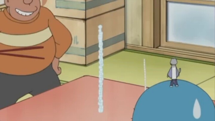 giant dengan muka sombongnya