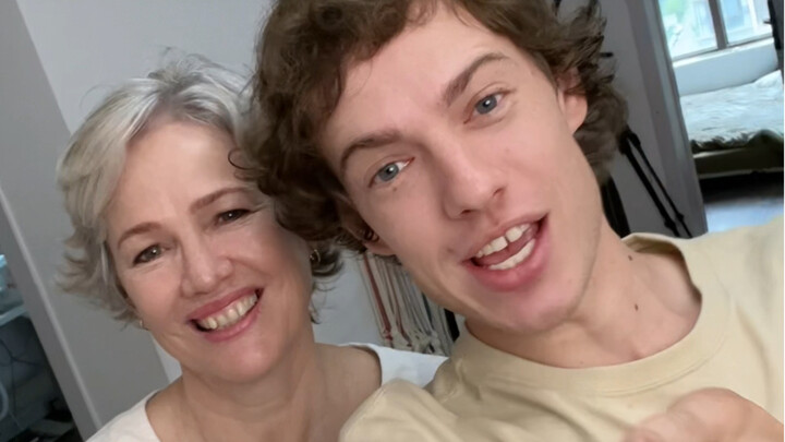 اليوم الأول لوالدتي في الصين