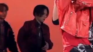 著名康粉私底下跳winner的歌像话吗