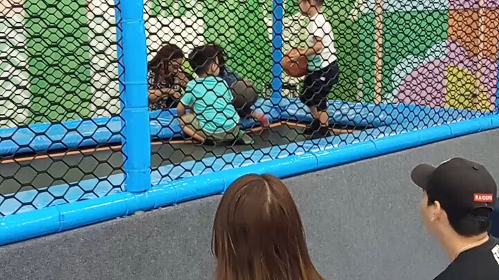 nakigulo at nako wrestling Ang makulit