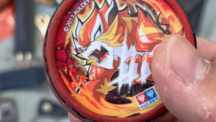 Street stall world! The main vibe is pure surprise!