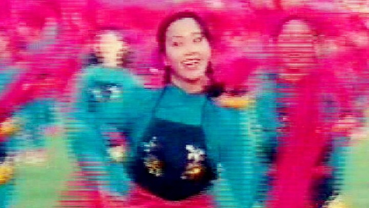 18 tahun lalu, ribuan gadis Korea Utara secara kolektif menampilkan tarian Tiongkok, pemandangannya 