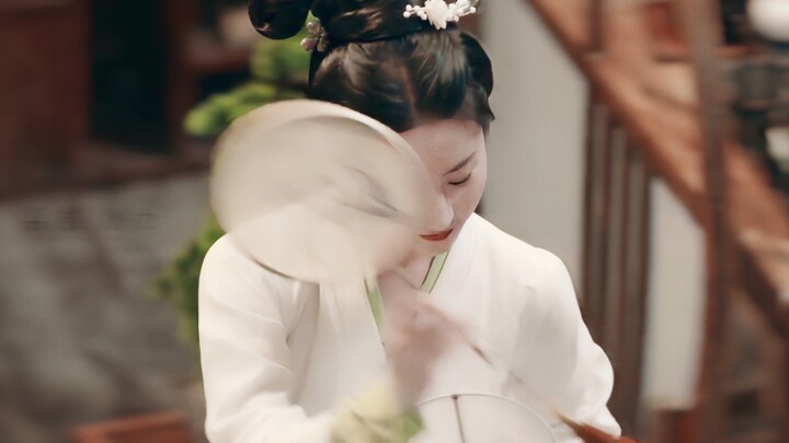 A divine goddess descends to save historical dramas! Even when the sky falls, she’s got you covered 