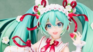 Harganya naik 4 kali lipat. Hatsune Miku edisi ulang tahun ke-15 dengan suara stroberi yang cerdik, 