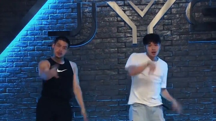 [Yi Ming] คอรัสซิงเกิลใหม่ของ Somi Quan Shao Mi "Dumb Dumb" มาแล้ว!