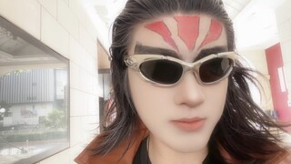 Mời các bạn đón đọc số cổ - "Người bước ra từ truyện tranh"