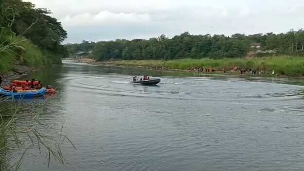 tim SAR pencarian korban tergelam